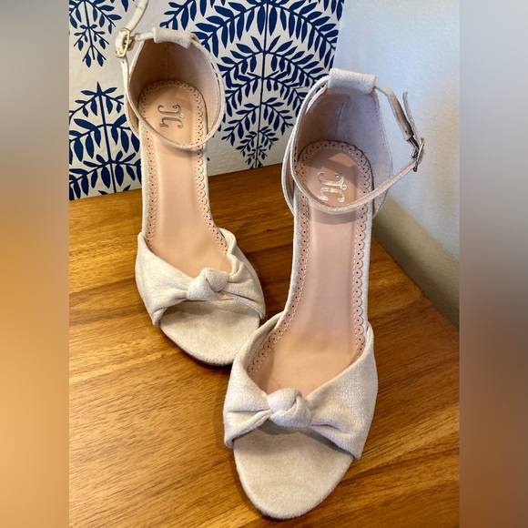 Cream suede heels.  Size 8 - Picture 1 of 9